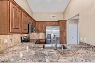 Photo #4: 6693192 Listing 