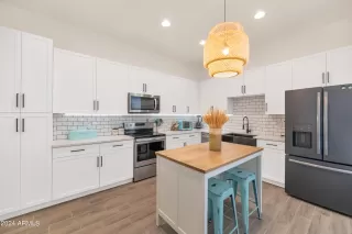 Photo #4: 6693262 Listing