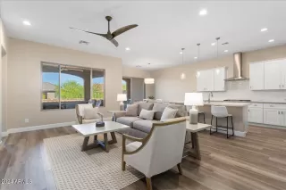 Photo #4: 6693393 Listing