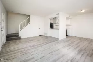 Photo #2: 6693487 Listing