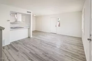 Photo #4: 6693487 Listing