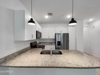 Photo #5: 6693589 Listing