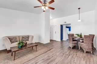 Photo #5: 6693830 Listing