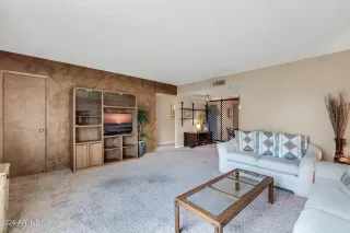 Photo #6: 6694393 Listing