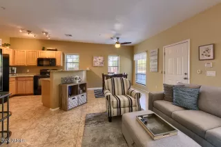 Photo #6: 6694515 Listing