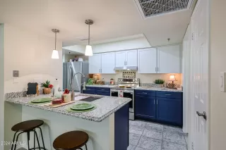 Photo #5: 6694620 Listing