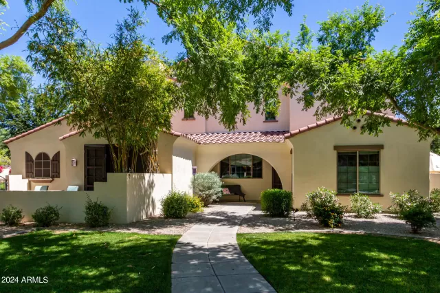 MLS: 6694832 Condo For Sale