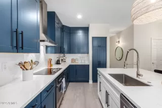 Photo #6: 6694832 Listing