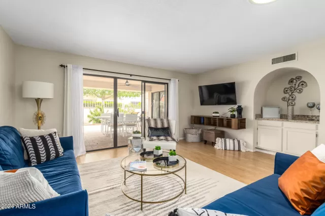 MLS: 6695103 Condo For Sale