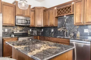 Photo #2: 6695331 Listing 