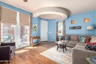 Photo #3: 6695335 Listing