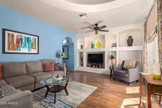 Photo #4: 6695335 Listing