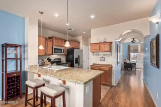 Photo #6: 6695335 Listing