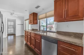 Photo #4: 6695641 Listing 