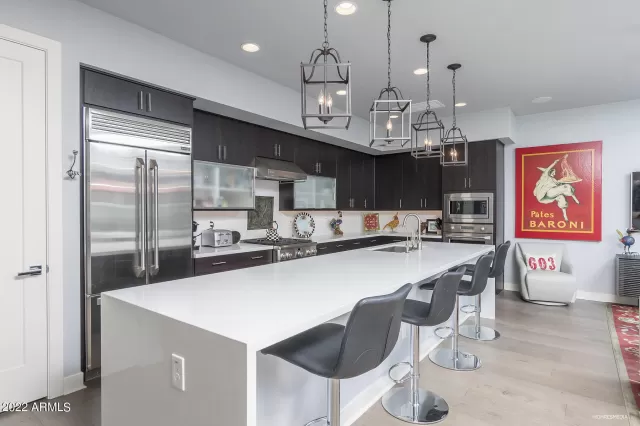 MLS: 6695719 Condo For Sale