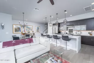 Photo #3: 6695719 Listing 