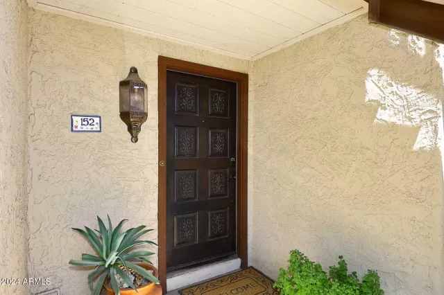 MLS: 6695776 Condo For Sale