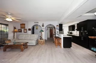 Photo #6: 6695776 Listing 