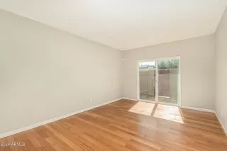 Photo #5: 6695781 Listing 