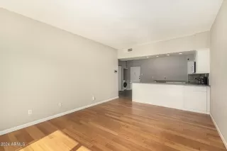 Photo #6: 6695781 Listing 