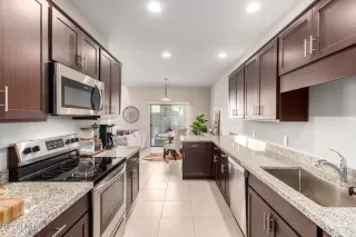 Photo #5: 6695909 Listing 