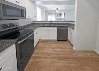 Photo #5: 6696154 Listing 