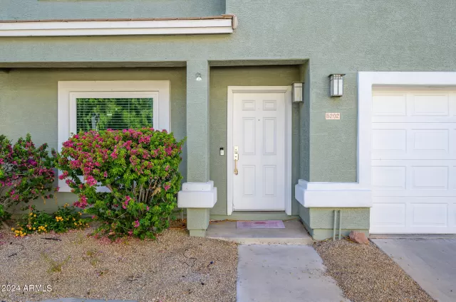 MLS: 6696354 Condo For Sale