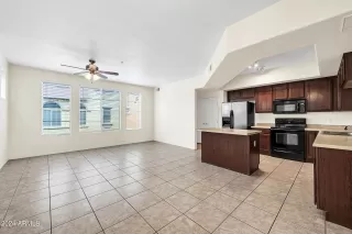 Photo #3: 6696383 Listing