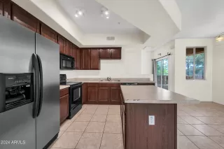 Photo #4: 6696383 Listing