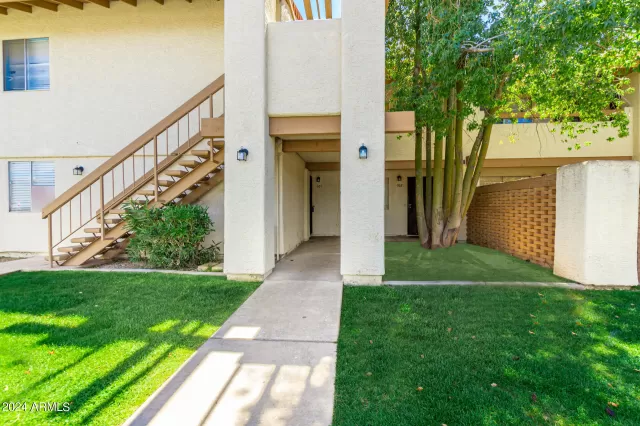 MLS: 6696423 Condo For Sale