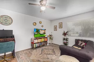 Photo #4: 6696423 Listing