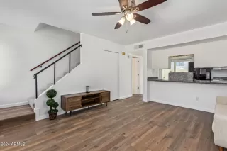 Photo #2: 6696496 Listing