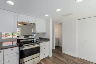 Photo #6: 6696496 Listing