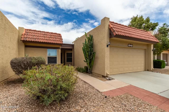 MLS: 6696503 Condo For Sale