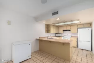 Photo #4: 6696503 Listing