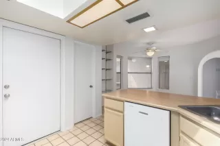 Photo #6: 6696503 Listing