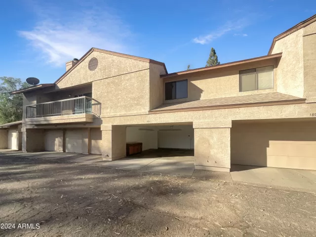 MLS: 6696590 Condo For Sale