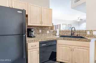 Photo #6: 6696688 Listing 