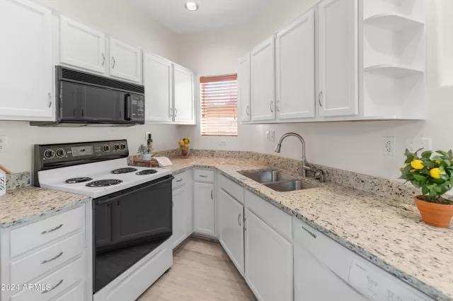 MLS: 6696741 Condo For Sale