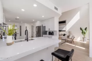 Photo #1: 6696819 Listing