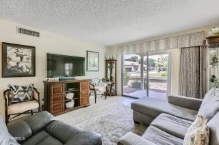 Photo #3: 6697024 Listing