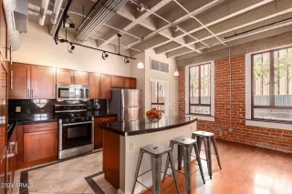 Photo #4: 6697069 Listing