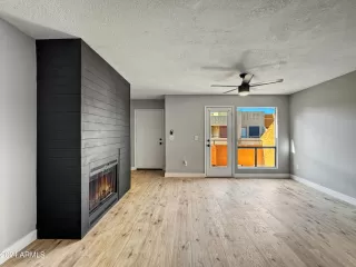 Photo #3: 6697089 Listing