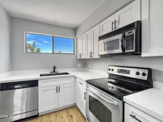 Photo #6: 6697089 Listing