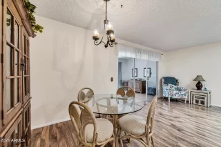 Photo #6: 6697141 Listing