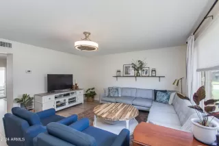 Photo #3: 6697196 Listing