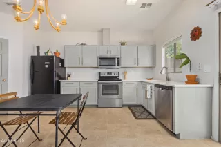 Photo #6: 6697217 Listing 