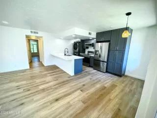 Photo #2: 6697273 Listing 