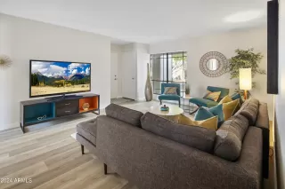 Photo #2: 6697335 Listing 