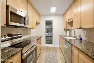 Photo #3: 6697335 Listing 